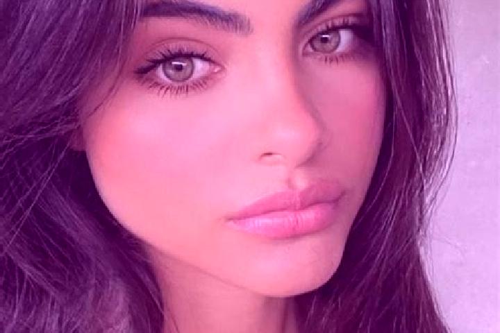 Zoey, 25, a brunette hazel-eyed caribbean companion based in Laudenbach. Offering Travel Companion, Erotic Massage, Roleplay. Available for incall and outcal...