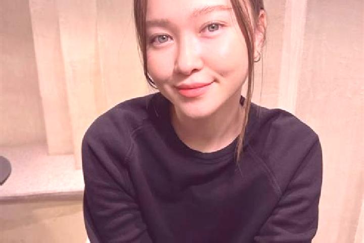 Zoey, 25, a dark blonde blue-eyed asian companion based in Kouroukoro. Offering BDSM, Fetish. Available for incall and outcall, overnight bookings available.