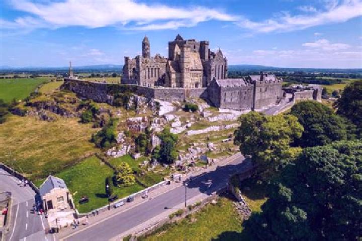 Zoey, 25 — Escort in Cashel, Ireland