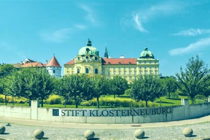 Zoey, 25 — Escort in Klosterneuburg, Austria