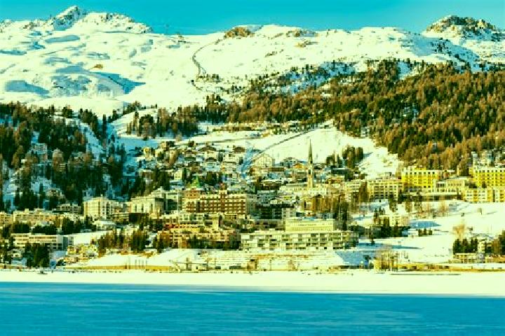 Zoey, 25 — Escort in St. Moritz, Switzerland