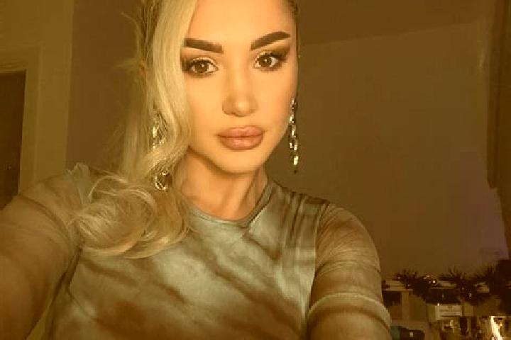 Zoey, 26, a blonde grey-eyed indian companion based in Lunca de Jos. Offering 69, A-Level, GFE, BDSM, OWO. Available for incall and outcall, day and evening ...