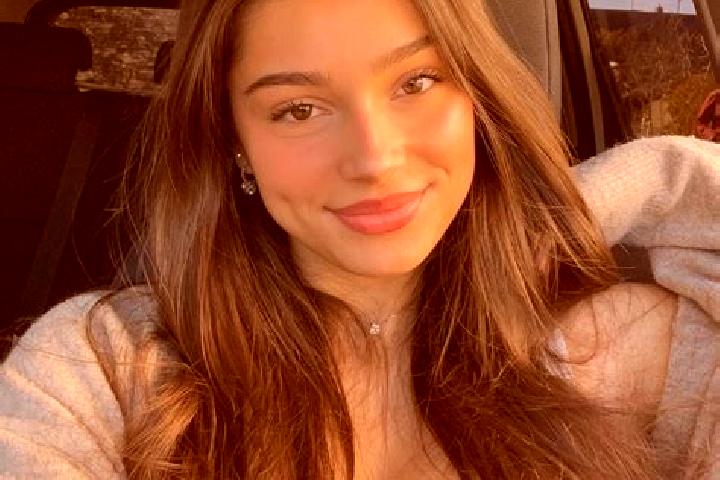 Zoey, 26, a brunette blue-eyed mediterranean companion based in Four Crosses. Offering A-Level, CIM, Duos, Deep French Kissing. Available for incall and outc...