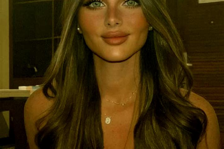 Zoey, 26, a brunette dark-eyed caribbean companion based in Theydon Bois. Offering Tantra, Overnight, Roleplay. Available for incall and outcall, day and eve...