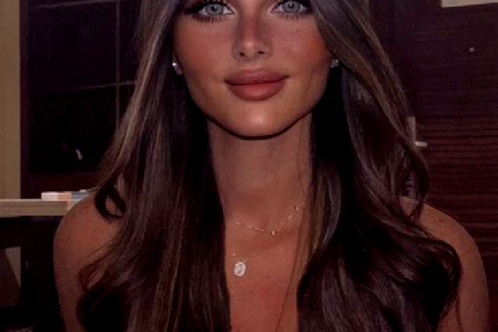Zoey, 26, a brunette dark-eyed mixed companion based in Vigrestad. Offering Party Girl, CIM. Available for incall and outcall, day and evening dates.
