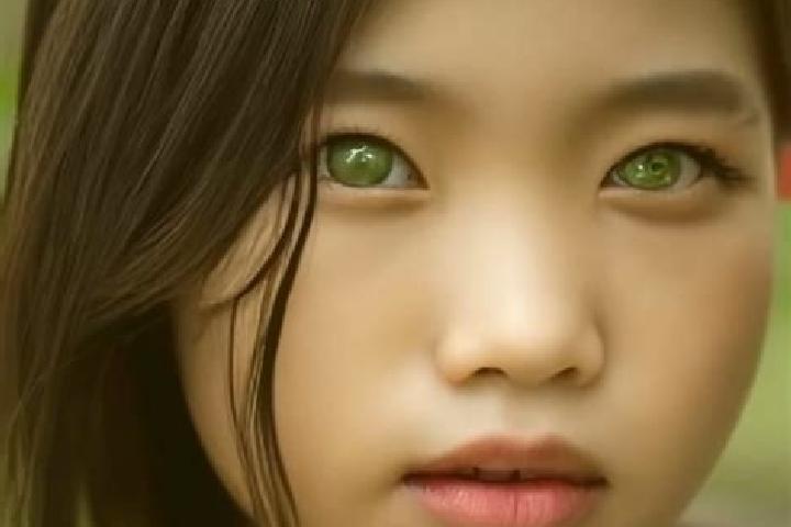 Zoey, 26, a chestnut green-eyed asian companion based in Cluis. Offering Erotic Massage, A-Level, Girlfriend Experience, OWO. Available for incall and outcal...