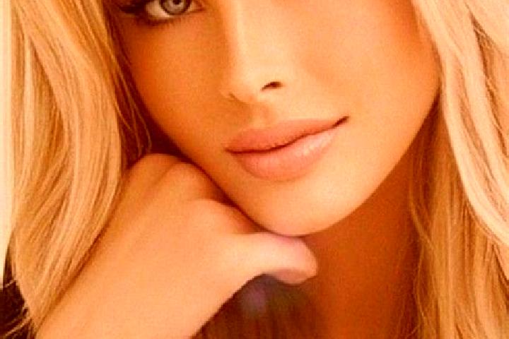 Zoey, 26, a dark blonde amber-eyed caucasian companion based in Nailloux. Offering A-Level, Party Girl. Available for incall and outcall, day and evening dates.