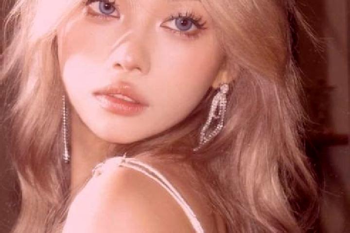 Zoey, 26, a dark blonde blue-eyed asian companion based in Banjarworo. Offering Tantra, A-Level, Duos, OWO, Roleplay. Available for incall and outcall, day a...