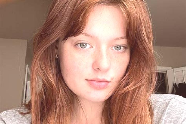 Zoey, 26, a red brown-eyed mediterranean companion based in Luau. Offering Dinner Date, Striptease, 69, A-Level. Available for incall and outcall, day and ev...