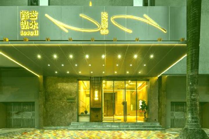 Zoey, 26 — Escort in Luoxi, China
