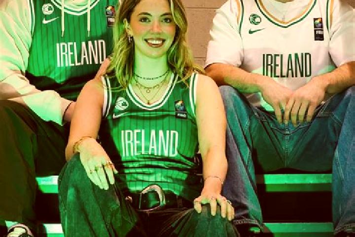 Zoey, 26 — Escort in Naas, Ireland