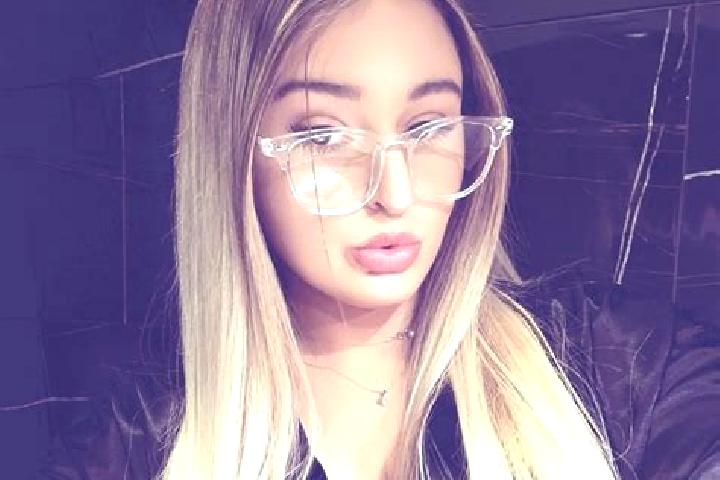 Zoey, 26 — Escort in Poiana Sibiului, Romania