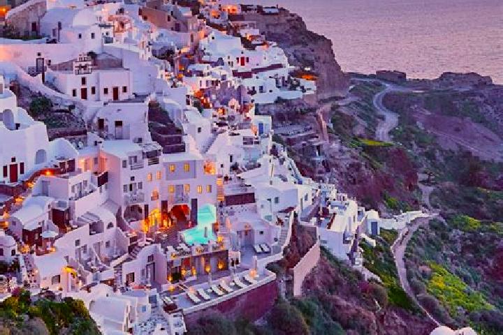 Zoey, 26 — Escort in Sellades, Greece
