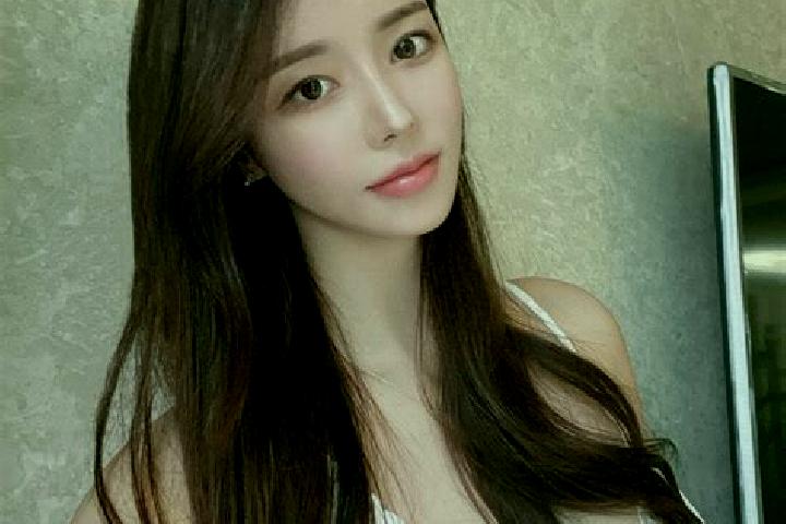 Zoey, 26 — Escort in Wolitun, China