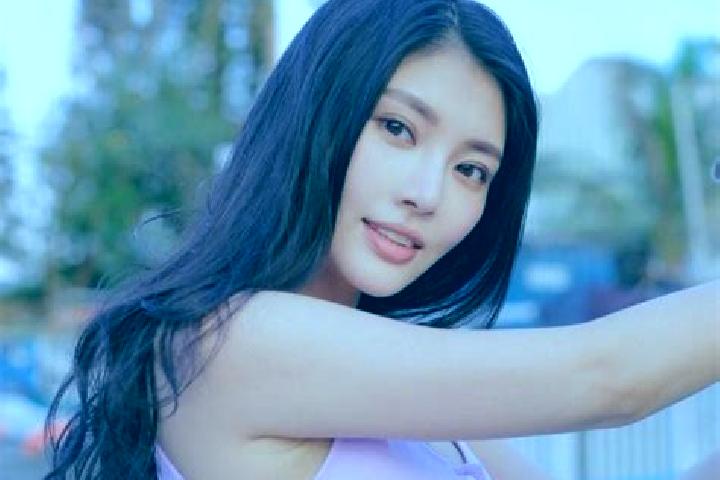 Zoey, 26 — Escort in Xihong Shanzi, China