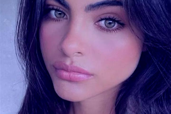 Zoey, 27, a black green-eyed middle eastern companion based in Zuerich (Kreis 1) / City. Offering Striptease, Prostate Massage, Fetish. Available for incall ...