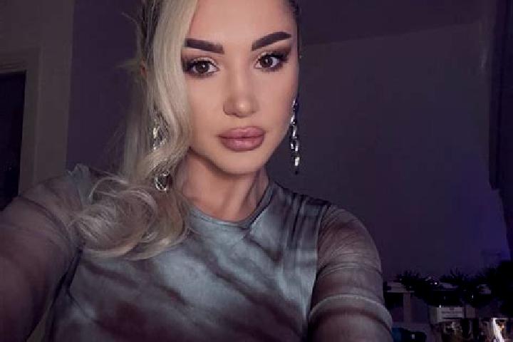 Zoey, 27, a blonde brown-eyed middle eastern companion based in Cottageville. Offering Party Girl, A-Level, Duos, Erotic Massage, Travel Companion. Available...