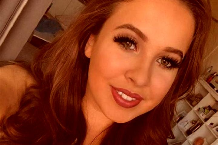 Zoey, 27, a brunette amber-eyed indian companion based in Dubovskoye. Offering Dinner Date, OWO, Fetish. Available for incall and outcall, day and evening da...