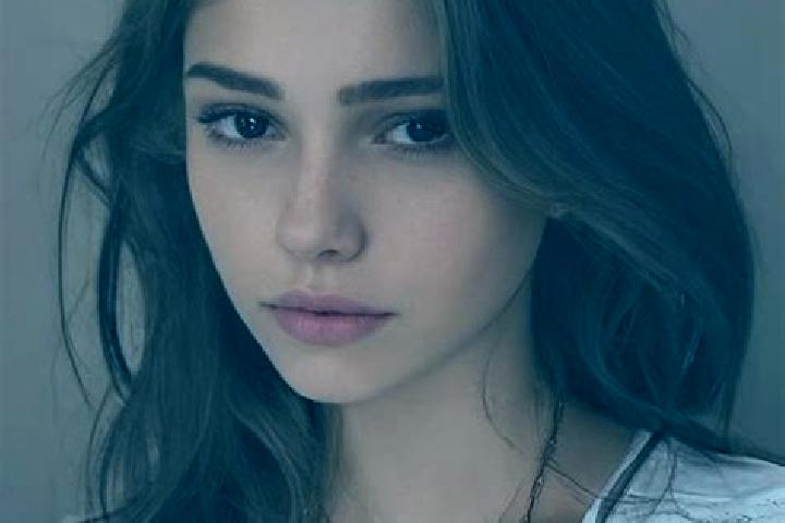 Zoey, 27, a brunette brown-eyed slavic companion based in Pukiv. Offering OWO, Erotic Massage. Available for incall and outcall, overnight bookings available.