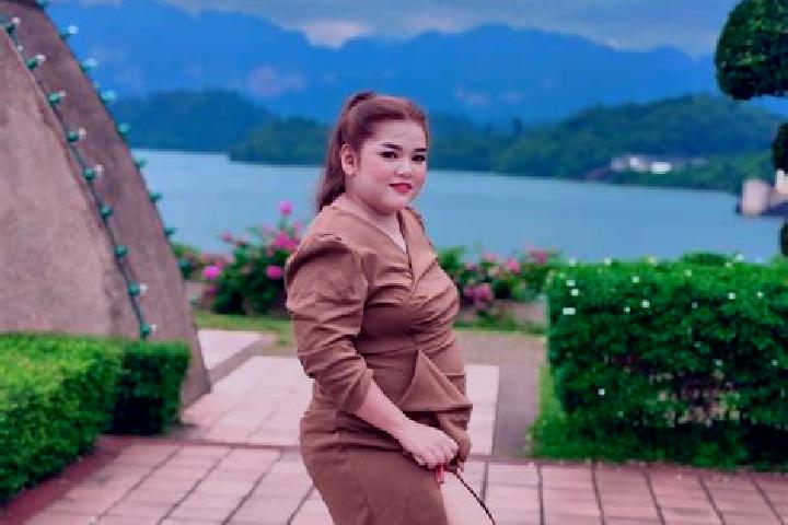 Zoey, 27 — Escort in Ban Na Doem, Thailand