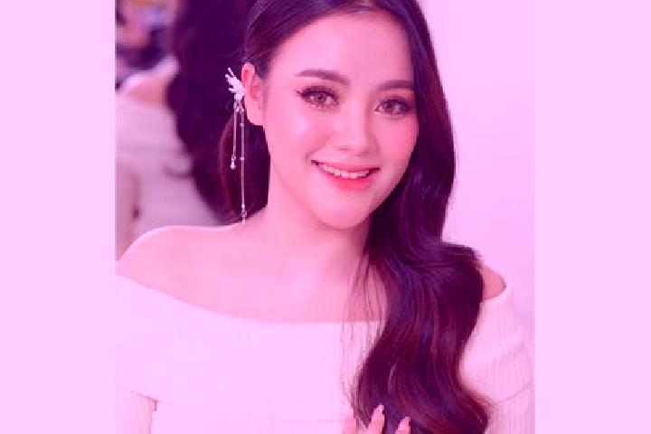 Zoey, 27 — Escort in Ban Nambak, Laos