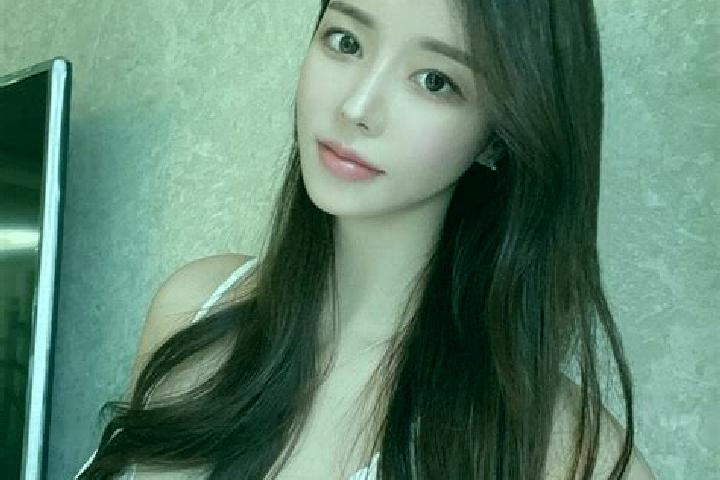 Zoey, 27 — Escort in Dazha, China