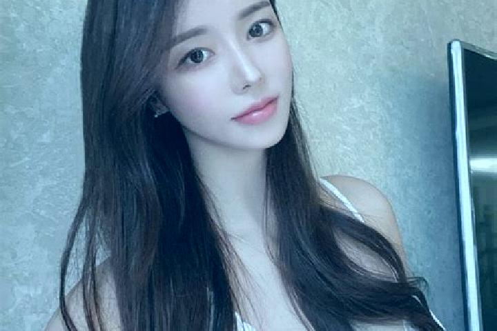 Zoey, 27 — Escort in Lidun, China