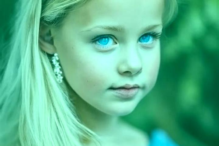 Zoey, 28, a blonde blue-eyed asian companion based in Gavato. Offering 69, Couples, Prostate Massage. Available for incall and outcall, day and evening dates.