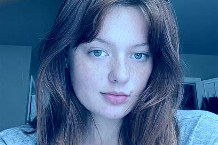 Zoey, 28, a chestnut green-eyed caucasian companion based in Tiebi. Offering GFE, Overnight, Erotic Massage, Tantra. Available for incall and outcall, day an...