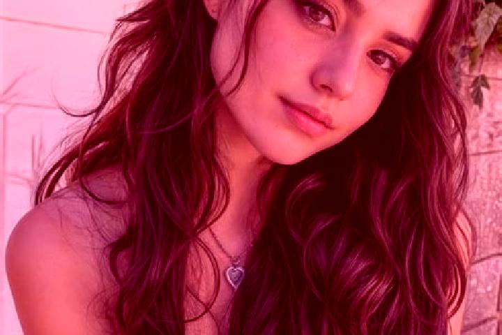 Zoey, 28, a chestnut hazel-eyed middle eastern companion based in Watson. Offering Roleplay, Girlfriend Experience, Domination. Available for incall and outc...
