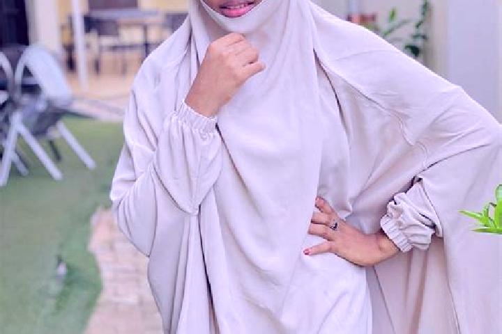 Zoey, 28 — Escort in Bayt Ummar, Palestine
