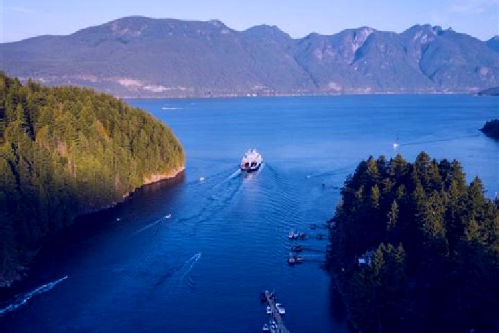 Zoey, 28 — Escort in Bowen Island, Canada