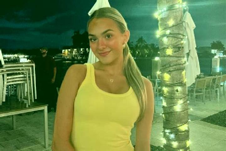 Zoey, 28 — Escort in East Massapequa, United States