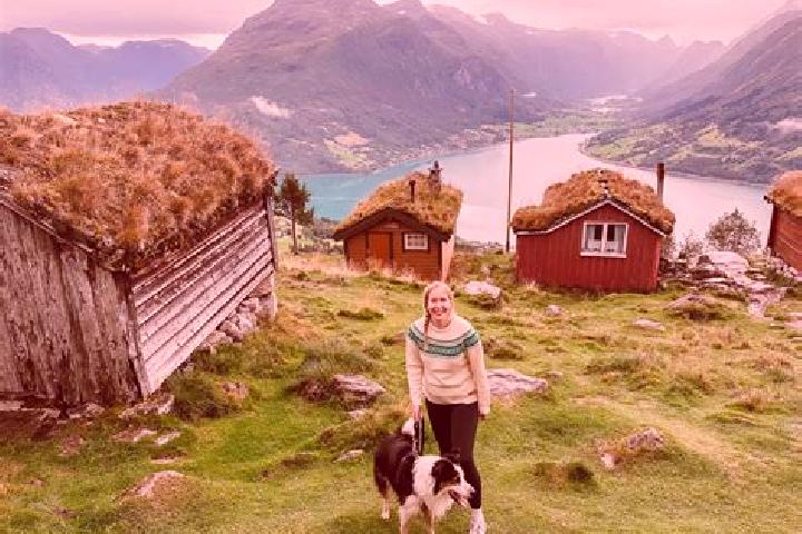 Zoey, 28 — Escort in Follebu, Norway