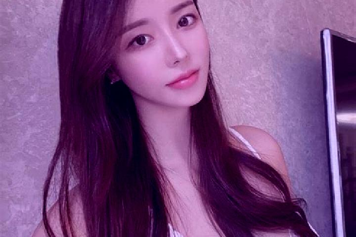 Zoey, 28 — Escort in Liurenba, China