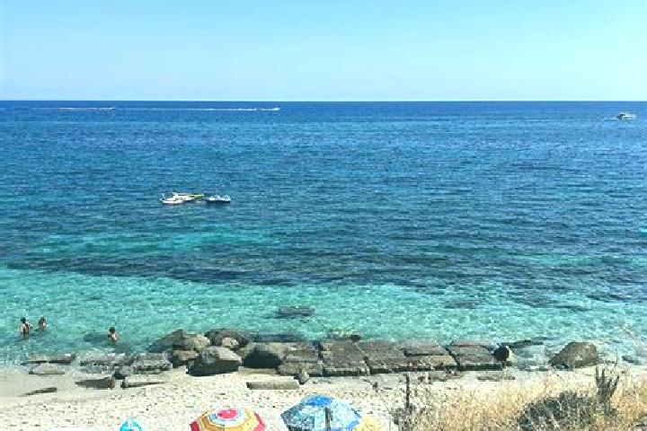 Zoey, 28 — Escort in Santa Domenica Vittoria, Italy