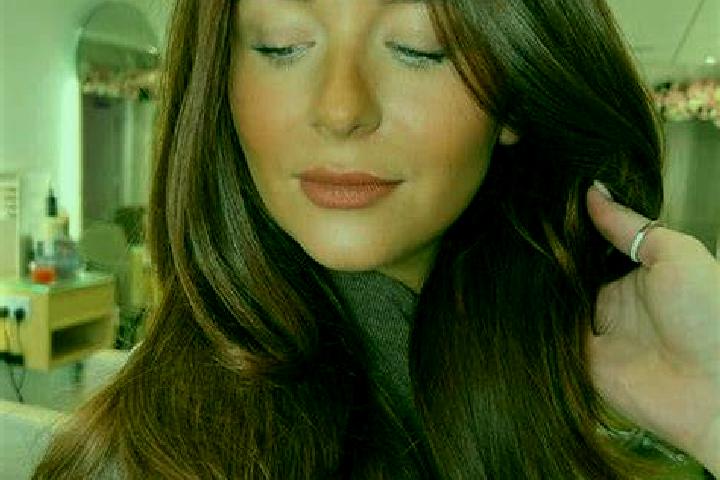 Zoey, 29, a auburn brown-eyed european companion based in Dobarceni. Offering OWO, Striptease, Couples. Available for incall and outcall, day and evening dates.