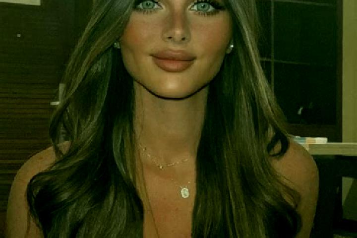 Zoey, 29, a brunette dark-eyed caribbean companion based in Massa Lubrense. Offering Roleplay, Overnight, 69. Available for incall and outcall, day and eveni...