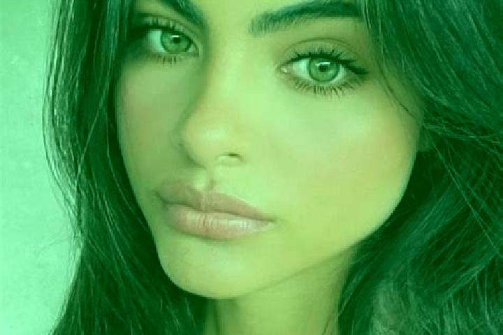 Zoey, 30, a auburn amber-eyed indian companion based in Barolo. Offering Dinner Date, Massage, CIM. Available for incall and outcall, overnight bookings avai...