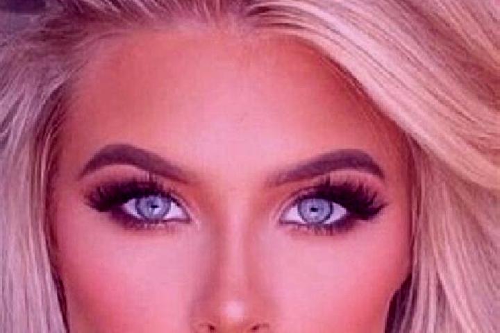 Zoey, 30, a blonde dark-eyed caucasian companion based in Singa. Offering Duos, Prostate Massage, GFE, OWO. Available for incall and outcall, overnight booki...