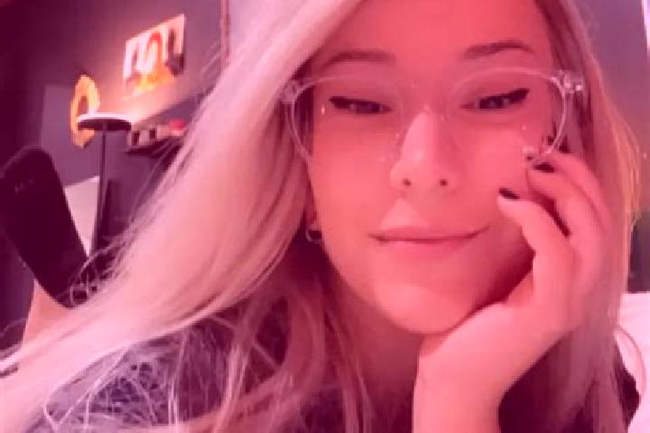 Zoey, 30, a blonde grey-eyed mixed companion based in Cocorastii Grind. Offering Fetish, Overnight, CIM, Striptease. Available for incall and outcall, day an...