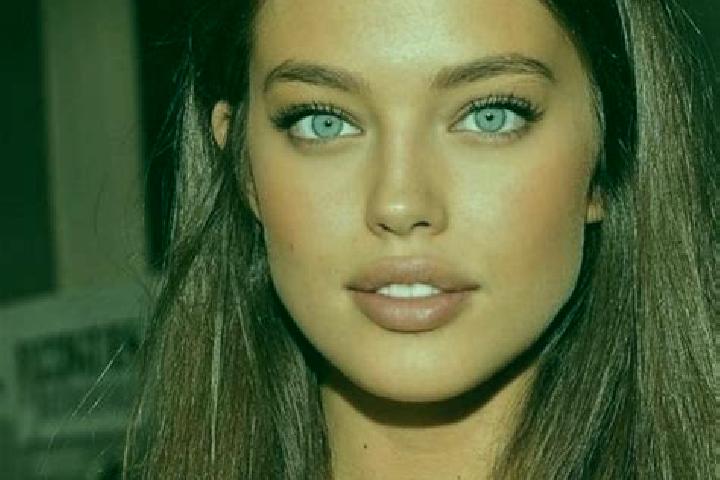 Zoey, 30, a chestnut green-eyed mediterranean companion based in Llanfechain. Offering 69, Roleplay, Party Girl, A-Level, Erotic Massage. Available for incal...