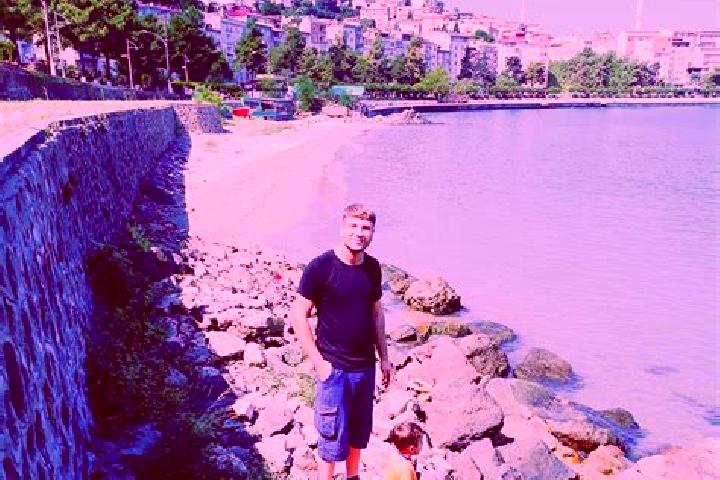 Zoey, 30 — Escort in Bozan, Turkey