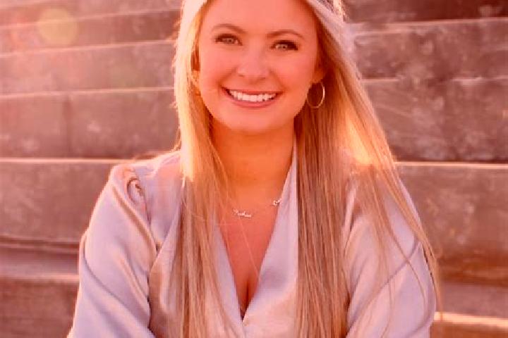 Zoey, 30 — Escort in Waveland, United States