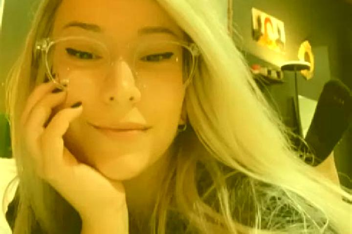 Zoey, 31, a blonde grey-eyed caucasian companion based in Zuoling. Offering Couples, 69, Roleplay, Deep French Kissing, Tantra. Available for incall and outc...