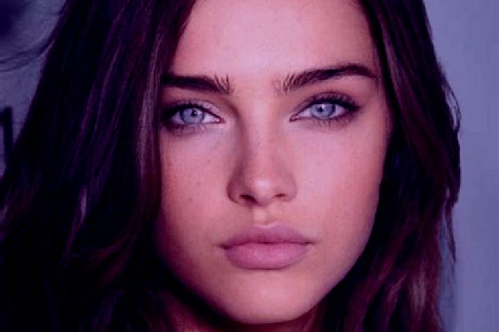 Zoey, 31, a brunette green-eyed caribbean companion based in Zamora. Offering Couples, Prostate Massage, BDSM, Roleplay, A-Level. Available for incall and ou...