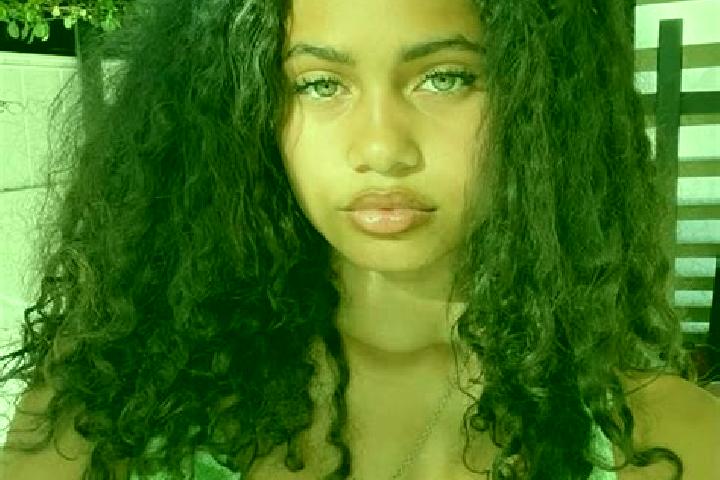Zoey, 31, a chestnut green-eyed mixed companion based in Bohdalov. Offering Duos, GFE, CIM, Fetish. Available for incall and outcall, day and evening dates.