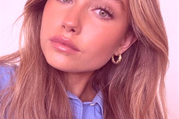 Zoey, 31, a dark blonde green-eyed caribbean companion based in Svidnik. Offering Party Girl, Couples, Massage, Travel Companion. Available for incall and ou...