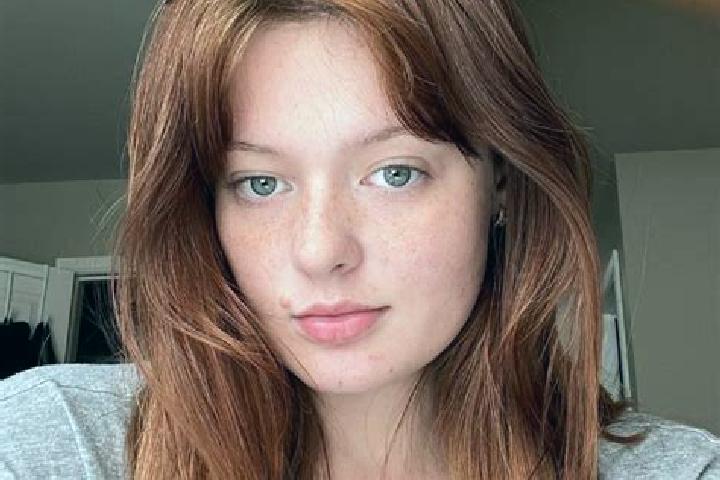 Zoey, 31, a red grey-eyed european companion based in El Hamma. Offering Deep French Kissing, Travel Companion, Duos, Dinner Date. Available for incall and o...