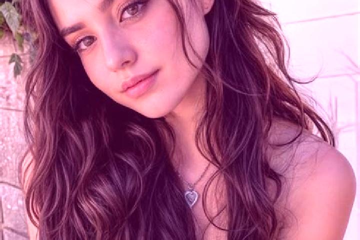 Zoey, 31, a red hazel-eyed middle eastern companion based in Zvenyhorodka. Offering Travel Companion, Erotic Massage, Overnight, Striptease. Available for in...